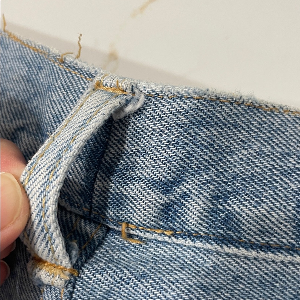 Agolde Distressed High Rise Jean | 27 (altered) - Picture 13 of 13